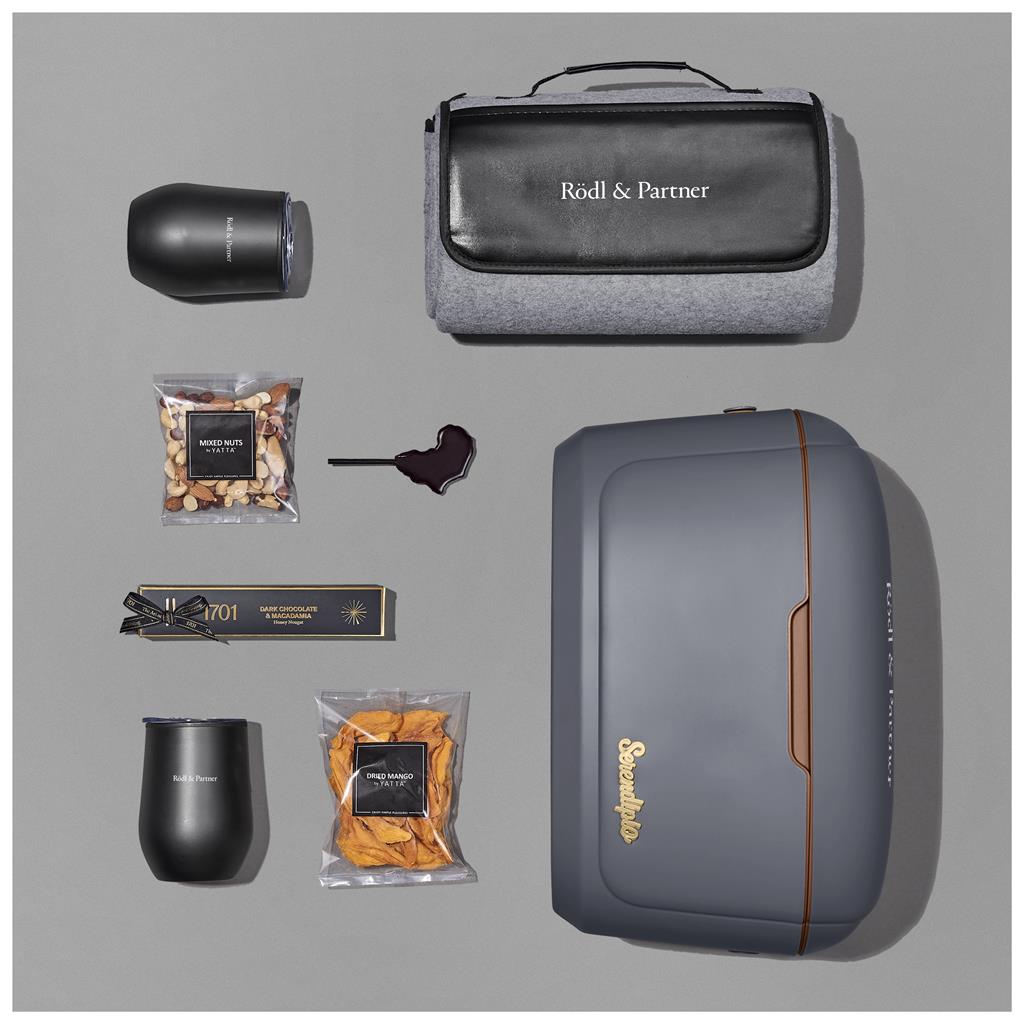 Yatta Lavish Leisure Hamper - Image 16