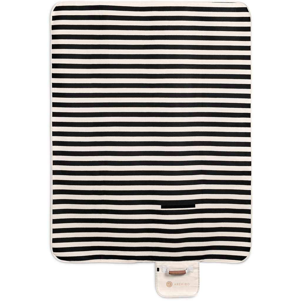 Serendipio Brookhill Picnic Blanket - Image 7
