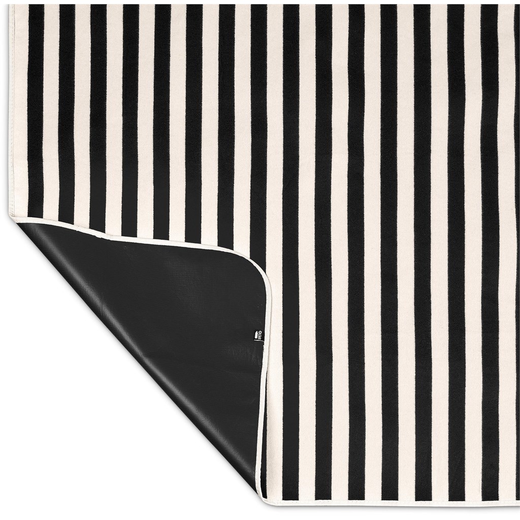 Serendipio Brookhill Picnic Blanket - Image 3