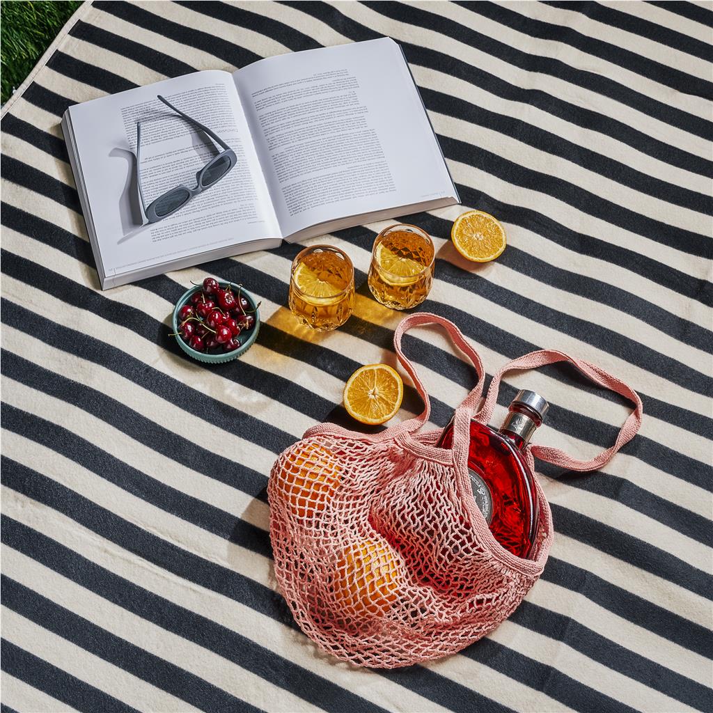 Serendipio Brookhill Picnic Blanket - Image 2