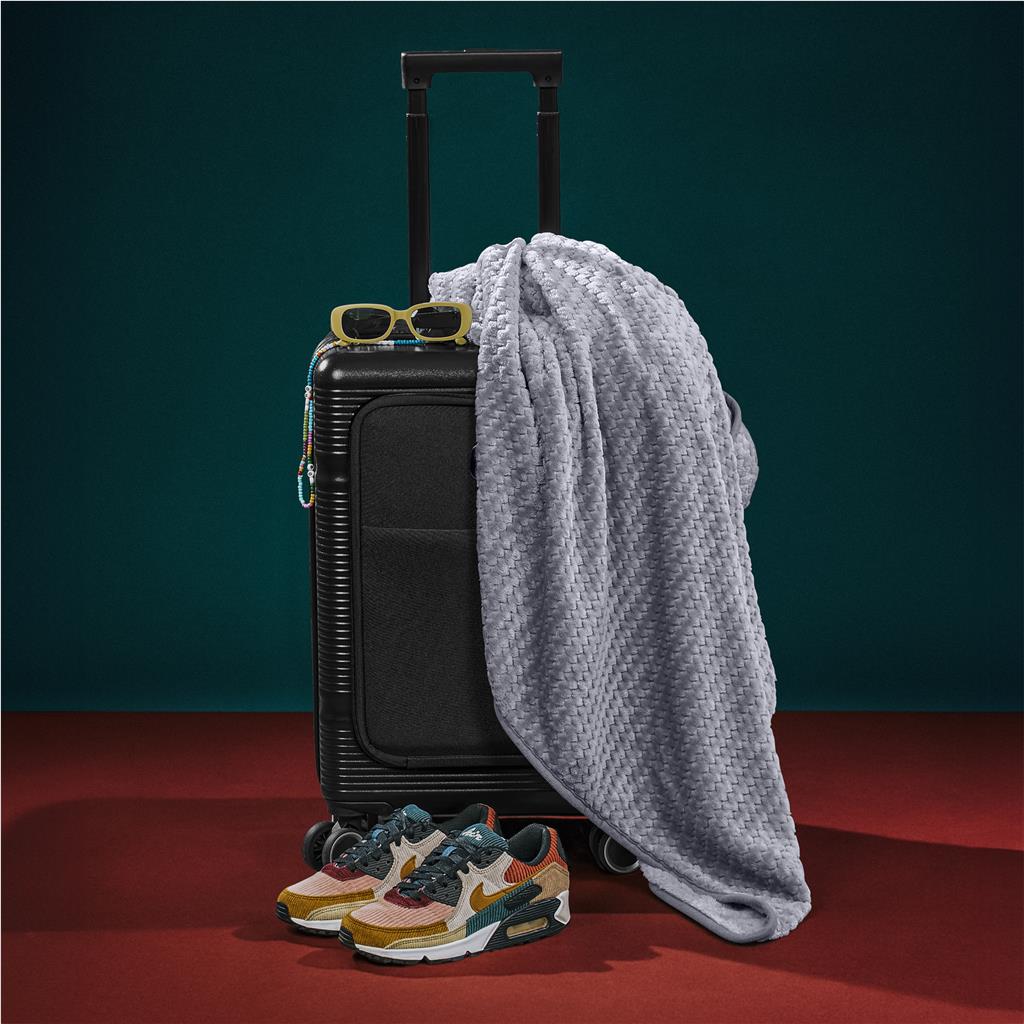 Serendipio Cozytrip Travel Blanket & Pillow - Image 23